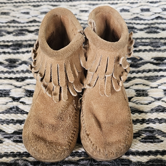 Minnetonka Double Fringe Side Zip Brown Leather Moccasins kids sz 8 - Picture 2 of 8